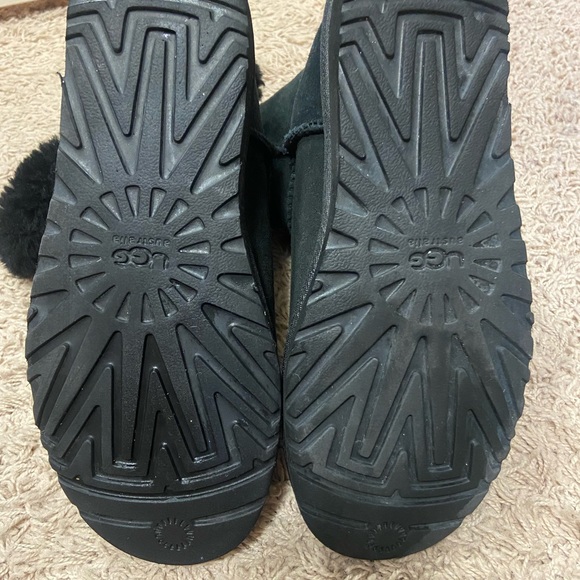 UGG Bailey Button II - Picture 8 of 8